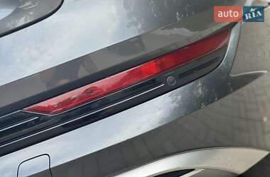 Внедорожник / Кроссовер Audi e-tron 2021 в 
