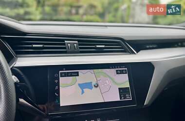 Внедорожник / Кроссовер Audi e-tron 2021 в 