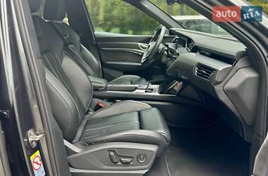 Внедорожник / Кроссовер Audi e-tron 2021 в 