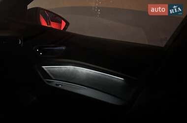 Внедорожник / Кроссовер Audi e-tron 2021 в 