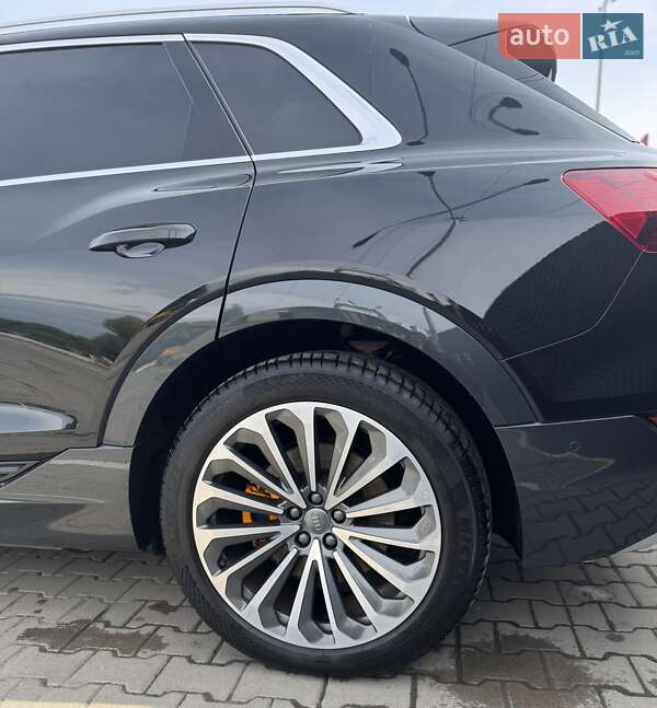 Внедорожник / Кроссовер Audi e-tron 2019 в Львове