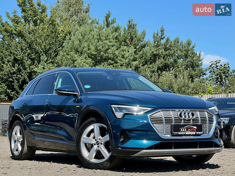Позашляховик / Кросовер Audi e-tron 2022 в Луцьку