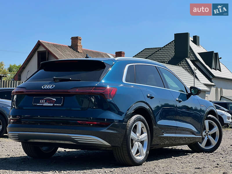 Позашляховик / Кросовер Audi e-tron 2022 в Луцьку