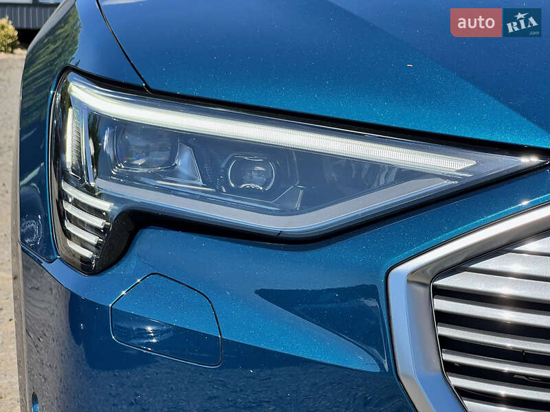 Позашляховик / Кросовер Audi e-tron 2022 в Луцьку