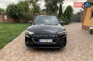Внедорожник / Кроссовер Audi e-tron 2022 в 