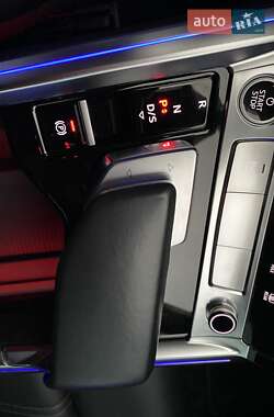 Внедорожник / Кроссовер Audi e-tron 2022 в 