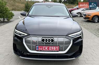 Позашляховик / Кросовер Audi e-tron 2022 в 