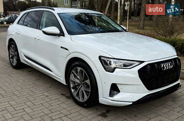 Позашляховик / Кросовер Audi e-tron 2021 в 