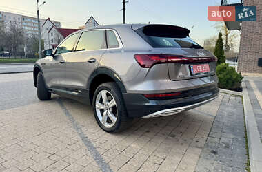 Внедорожник / Кроссовер Audi e-tron 2020 в 