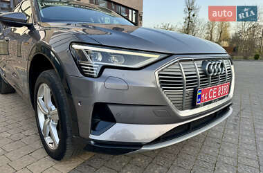 Внедорожник / Кроссовер Audi e-tron 2020 в 