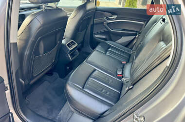Внедорожник / Кроссовер Audi e-tron 2020 в 
