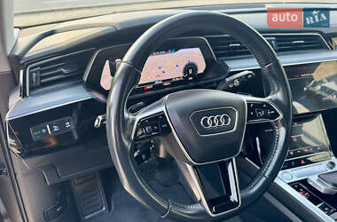 Внедорожник / Кроссовер Audi e-tron 2020 в 