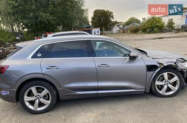 Внедорожник / Кроссовер Audi e-tron 2019 в 