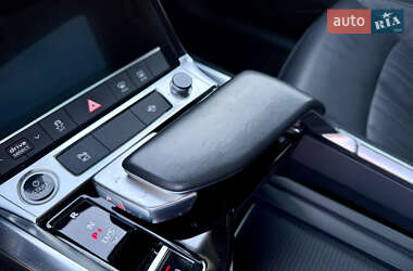 Внедорожник / Кроссовер Audi e-tron 2021 в 