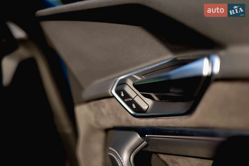 Позашляховик / Кросовер Audi e-tron 2019 в Вінниці