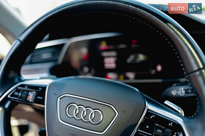 Позашляховик / Кросовер Audi e-tron 2019 в Вінниці