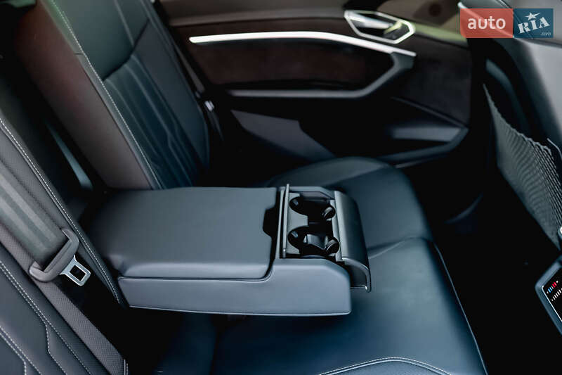 Позашляховик / Кросовер Audi e-tron 2019 в Вінниці