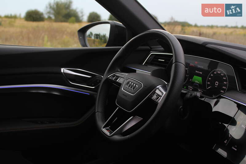 Позашляховик / Кросовер Audi e-tron 2023 в Києві