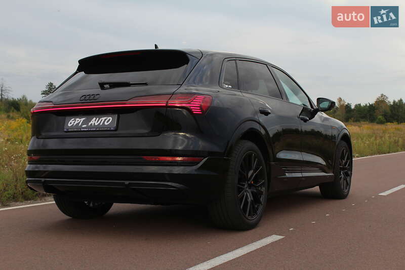 Позашляховик / Кросовер Audi e-tron 2023 в Києві