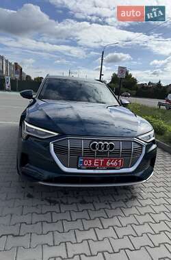 Внедорожник / Кроссовер Audi e-tron 2019 в 