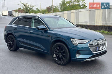 Внедорожник / Кроссовер Audi e-tron 2020 в 