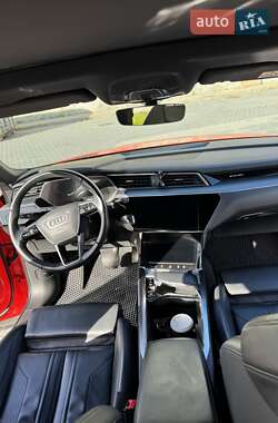 Внедорожник / Кроссовер Audi e-tron 2020 в 