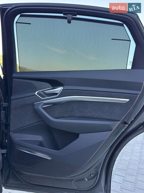 Позашляховик / Кросовер Audi e-tron 2020 в Чернівцях