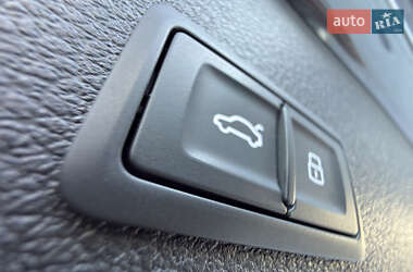 Внедорожник / Кроссовер Audi e-tron 2020 в 
