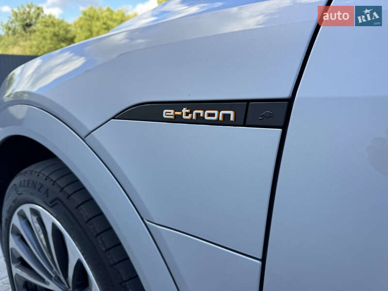 Позашляховик / Кросовер Audi e-tron 2021 в Мукачевому