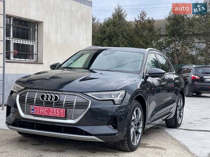 Позашляховик / Кросовер Audi e-tron 2019 в Кореці