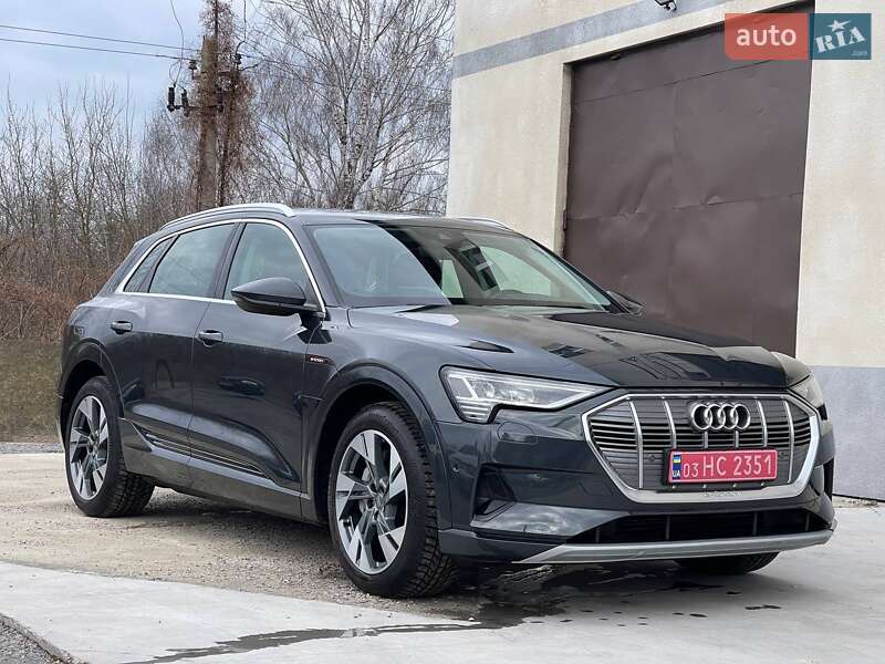 Позашляховик / Кросовер Audi e-tron 2019 в Кореці