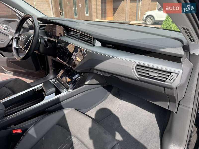 Внедорожник / Кроссовер Audi e-tron 2021 в Хмельницком