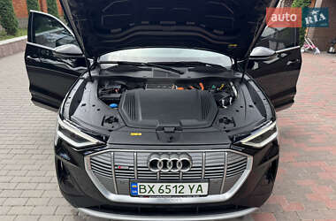 Внедорожник / Кроссовер Audi e-tron 2021 в 