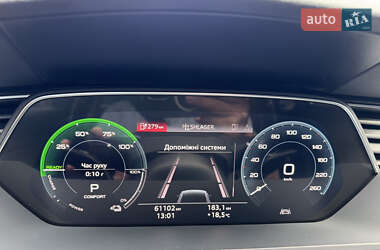 Внедорожник / Кроссовер Audi e-tron 2021 в 