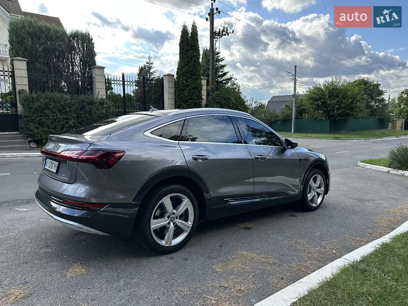 Позашляховик / Кросовер Audi e-tron 2020 в Києві