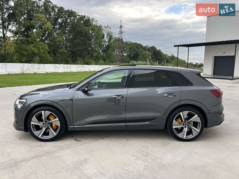 Позашляховик / Кросовер Audi e-tron 2021 в Луцьку
