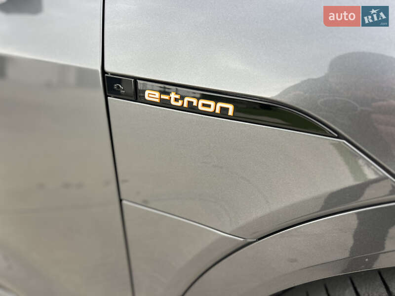 Позашляховик / Кросовер Audi e-tron 2021 в Луцьку