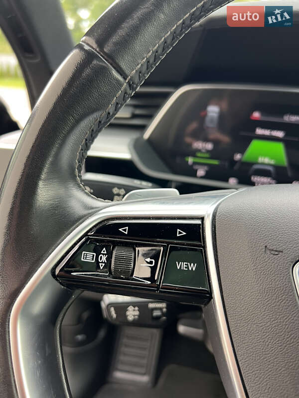 Позашляховик / Кросовер Audi e-tron 2021 в Луцьку