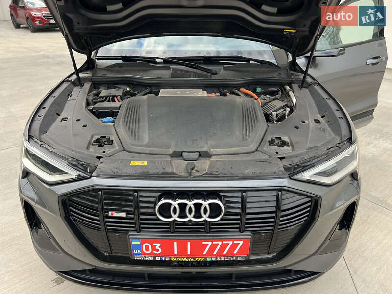 Позашляховик / Кросовер Audi e-tron 2021 в Луцьку