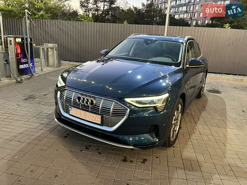 Позашляховик / Кросовер Audi e-tron 2020 в Дніпрі