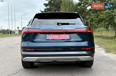 Внедорожник / Кроссовер Audi e-tron 2021 в 