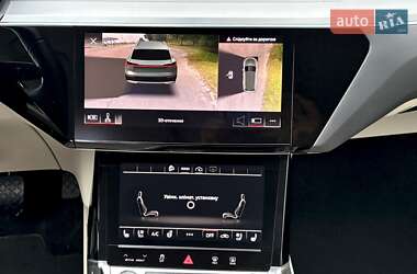 Внедорожник / Кроссовер Audi e-tron 2021 в 