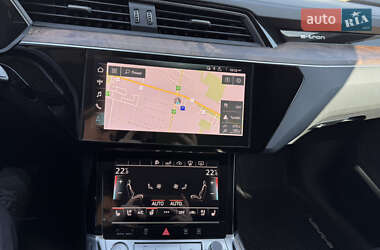 Внедорожник / Кроссовер Audi e-tron 2019 в 