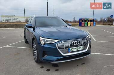 Позашляховик / Кросовер Audi e-tron 2019 в 