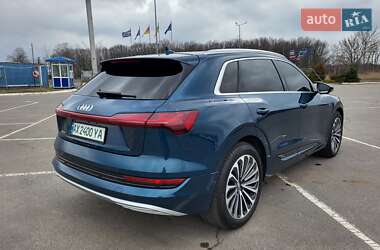 Позашляховик / Кросовер Audi e-tron 2019 в 