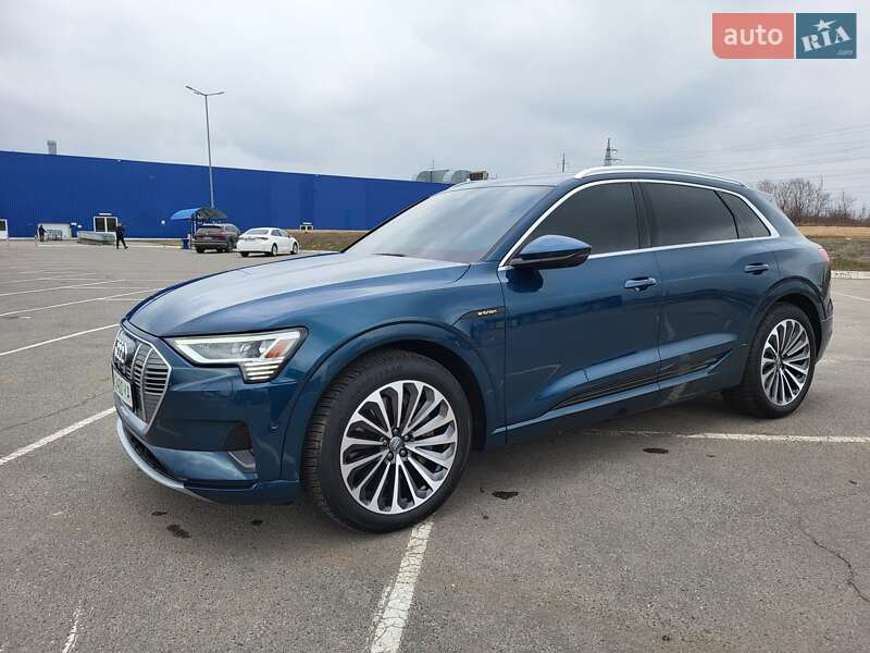 Внедорожник / Кроссовер Audi e-tron 2019 в Полтаве