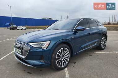 Позашляховик / Кросовер Audi e-tron 2019 в 