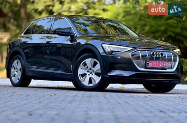 Внедорожник / Кроссовер Audi e-tron 2019 в 