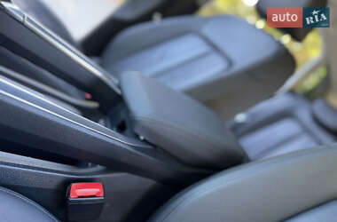 Внедорожник / Кроссовер Audi e-tron 2019 в 
