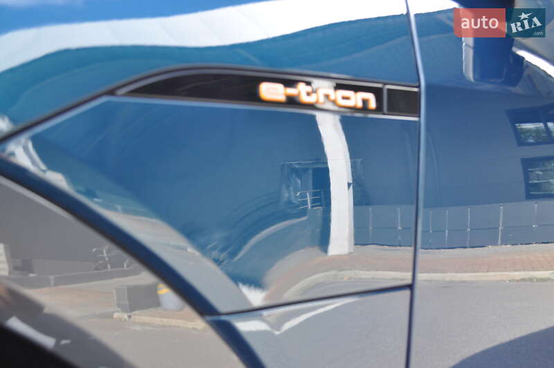 Внедорожник / Кроссовер Audi e-tron 2019 в Киеве